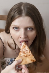 After eating pizza slender MILF is willing to show her hairy pussy
