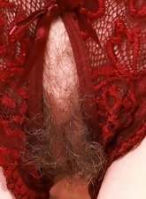 MILF hairy pussy pictures with plenty of close-ups