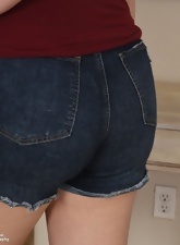 Mature Hairy Pussy Toying Pics