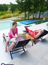 Busty Gilf Pussy Licked Outdoor Lesbian Pics
