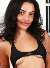 Sexy Ebony Babe Hairy Bush Pics