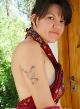 Brunette Outdoor Hairy Pussy Nude Gallery Pics