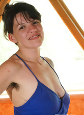 Hairy Outdoorsy Nude Milf In Blue Top Pics