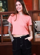 Alt Girl Hairy Pussy And Spread Gallery