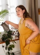 Chubby Hairy Pussy Fingering Tease Gallery