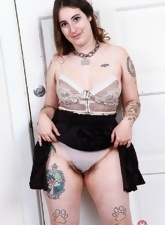 Hairy Pussy And Big Booty Nude Inked Pics
