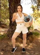 Raw Outdoor Hairy Pussy Pics