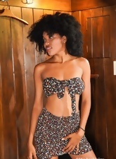 Hairy Bush Babe Solo Nude Photos Gallery