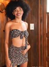 Hairy Bush Babe Solo Nude Photos Gallery