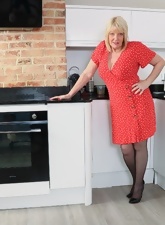 Mature Blonde Milf Lingerie Gallery Photos