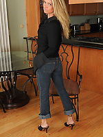 Mature milf with trimmed bush and natural tits in raw solo tease spread pose